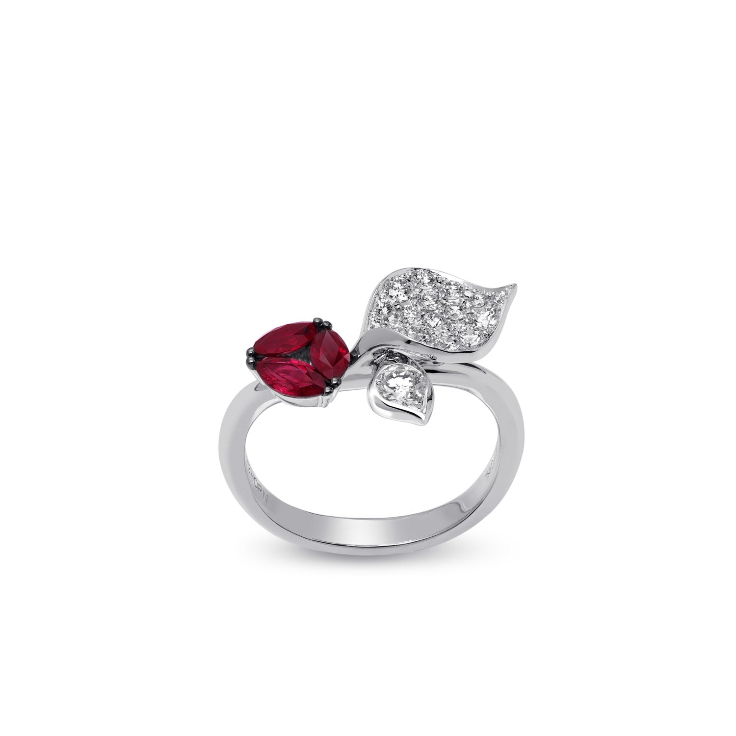 À FLEUR DE PARIS Ruby Leaf Ring