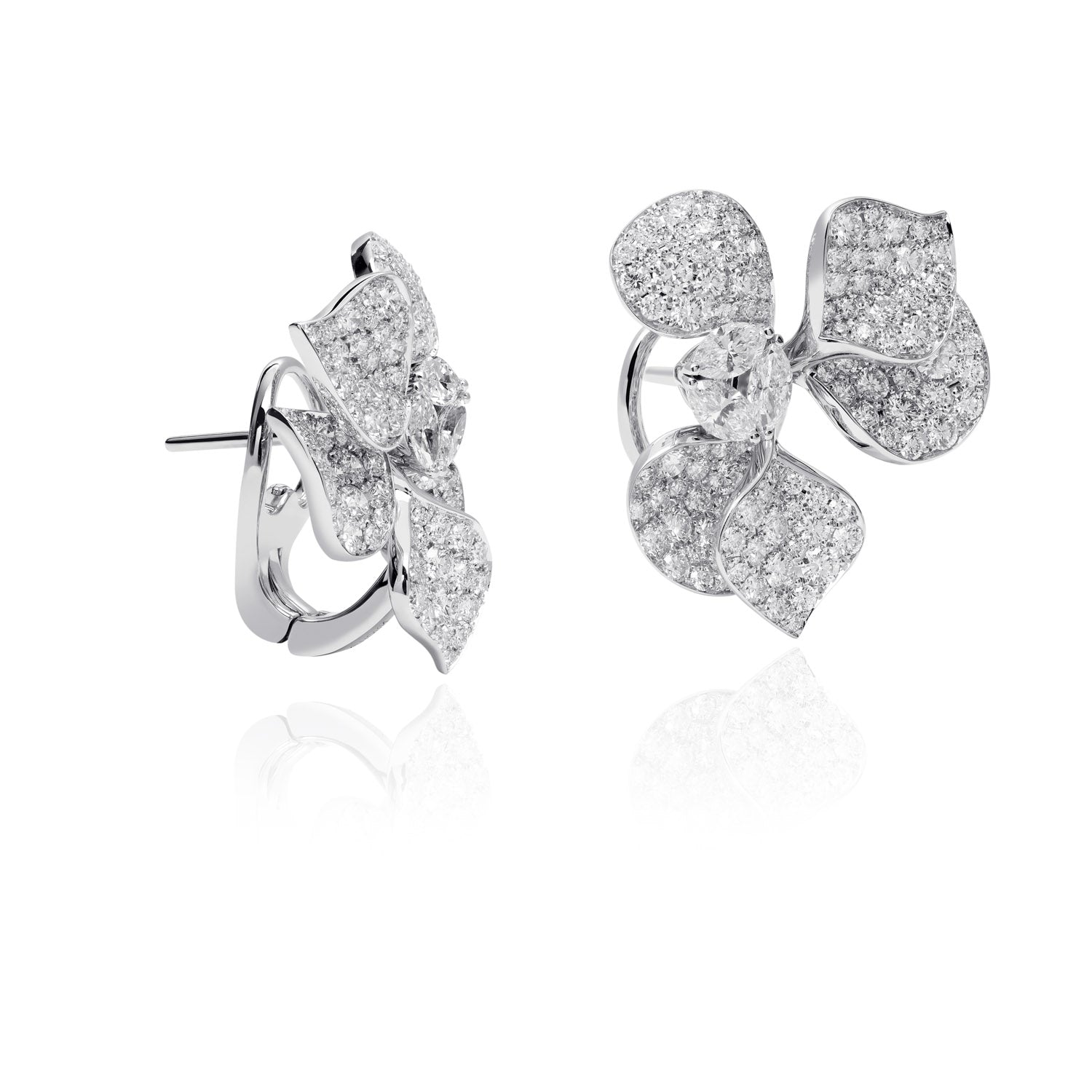 À FLEUR DE PARIS Diamond Leaf Earrings